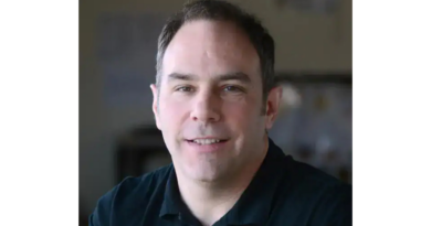 An author, speaker, and storytelling expert, Matthew Dicks