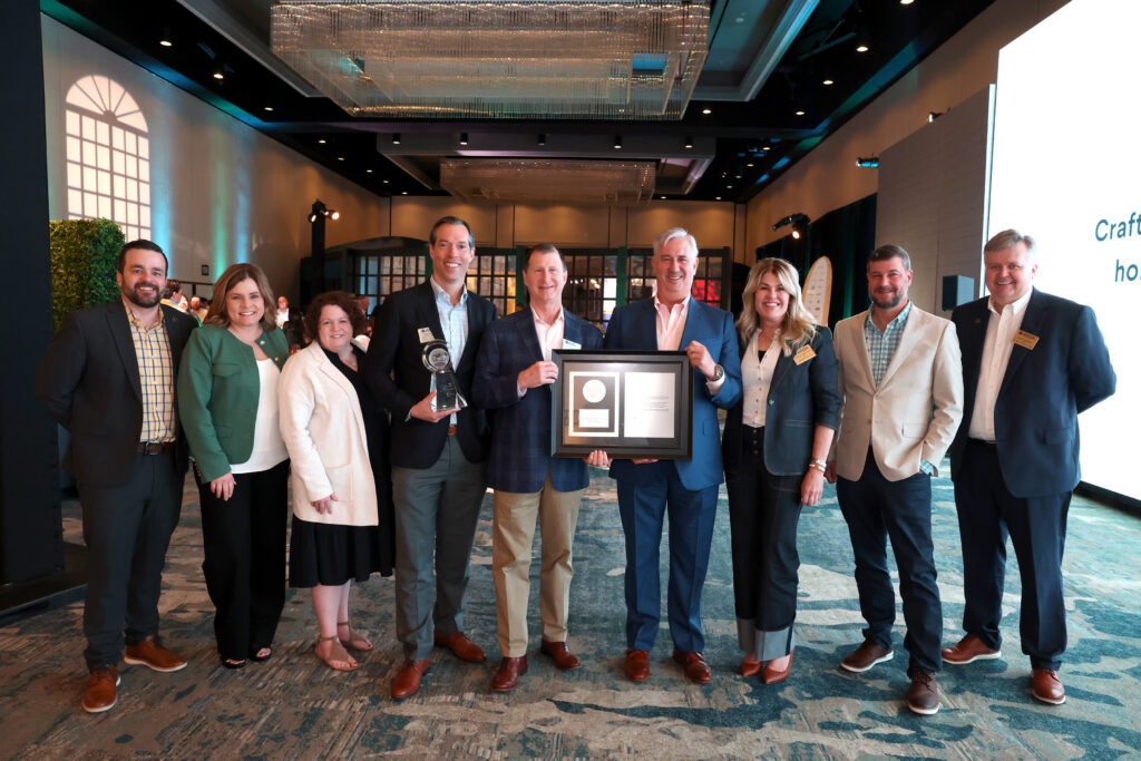 RCI presents Massanutten with the RCI President’s Club Award at ARDA 2025 in recognition of their achievements and partnership throughout 2024.