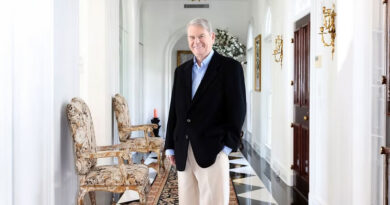 Jon Holden DeHaan co-founder of Resort Condominiums International RCI